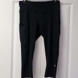Lululemon black crop pants with pockets